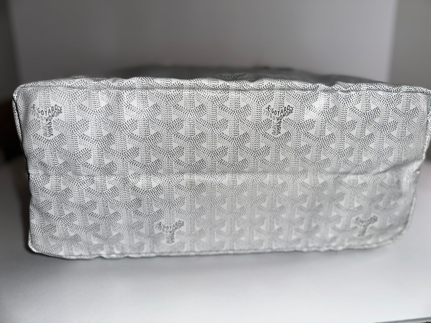 Goyard Saint Louis PM Tote- White