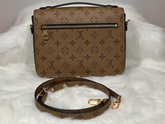Louis Vuitton Pochette Métis Reverse Monogram