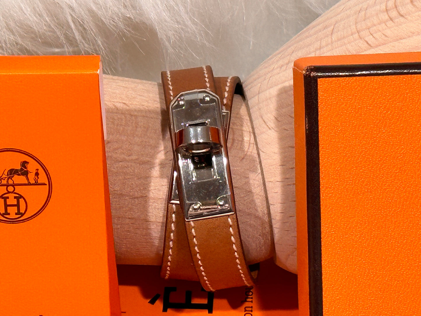 Hermès Kelly Double Tour Bracelet – Gold Swift Leather