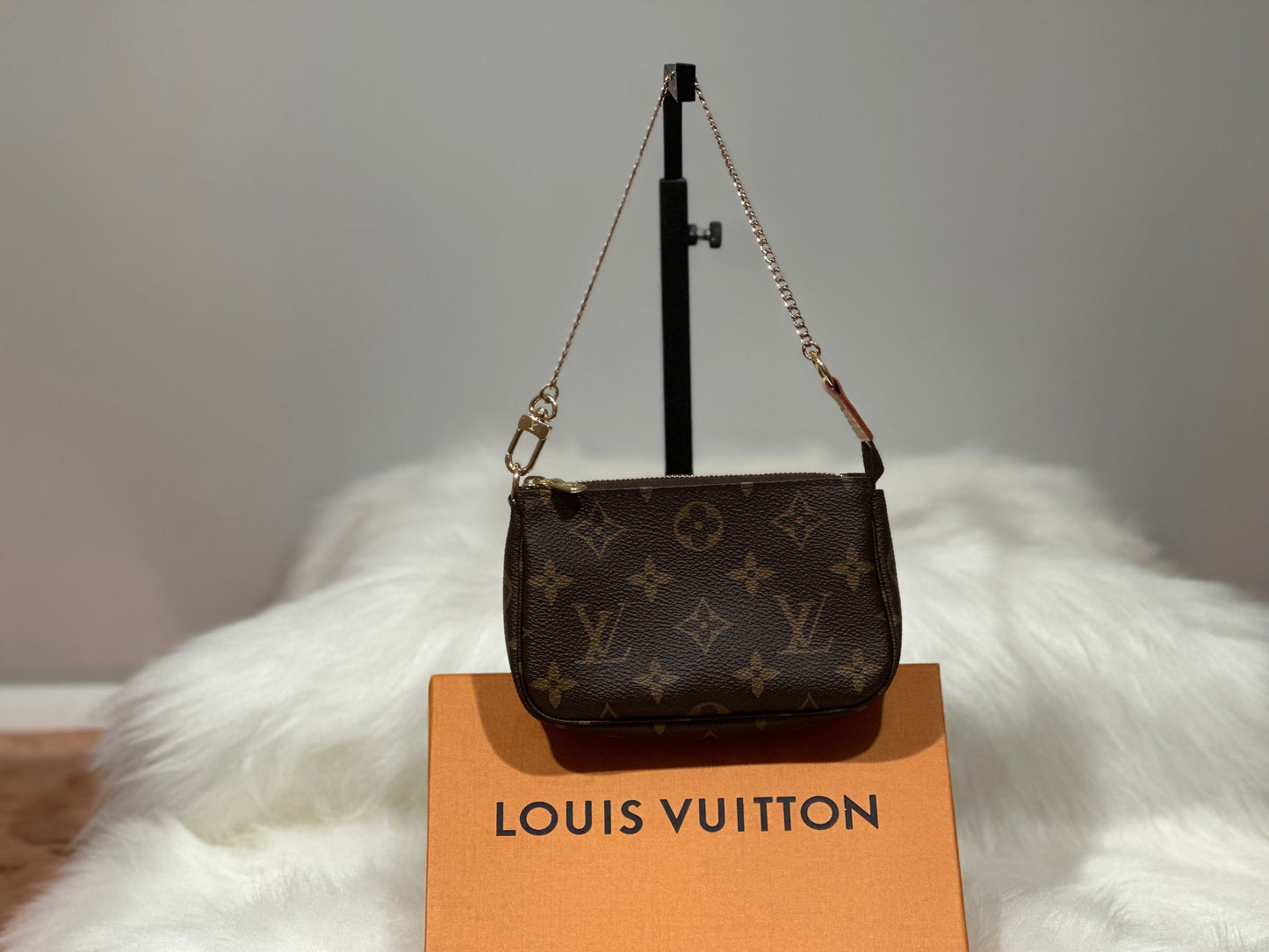Louis Vuitton Mini Pochette Accessoires – Monogram Canvas